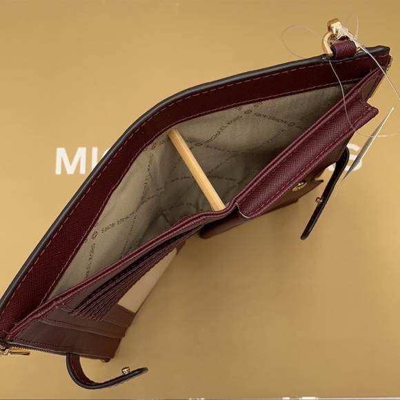 MICHAEL KORS LG DOUBLE ZIP WRISTLET DARK CHERRY - MERLOT NWT - Picture 9 of 16